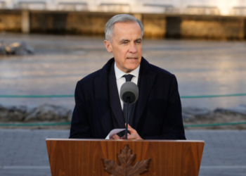 Μαρκ Κάρνεϊ προς Ντόναλντ Τραμπ: «Κάτω τα χέρια από τη Γροιλανδία»