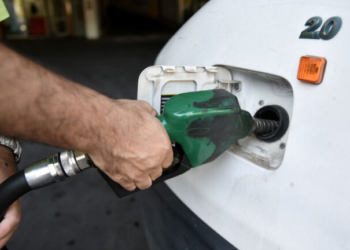 Μεγάλη επιχείρηση σε πρατήρια υγρών καυσίμων σε όλη την Ελλάδα - 10 συλλήψεις