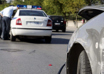Μεθυσμένος οδηγός στην Κρήτη παραβίασε όλο τον ΚΟΚ και έπεσε πάνω σε περιπολικό