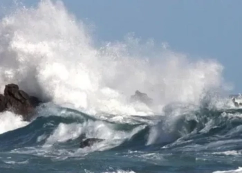 Μήλος: Δεν «έδεσαν» λόγω ανέμων το «Knossos» και «Festos Palace»