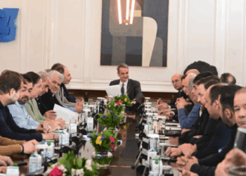 Μητσοτάκης σε αγρότες: Τις εξελίξεις διαμορφώνουν οι παρόντες και όχι οι απόντες
