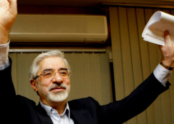 Μουσαβί: Καλεί την ηγεσία του Ιράν να εγκαταλείψει τη χώρα, μετά το «έγκλημα» της καταστολής των διαδηλώσεων