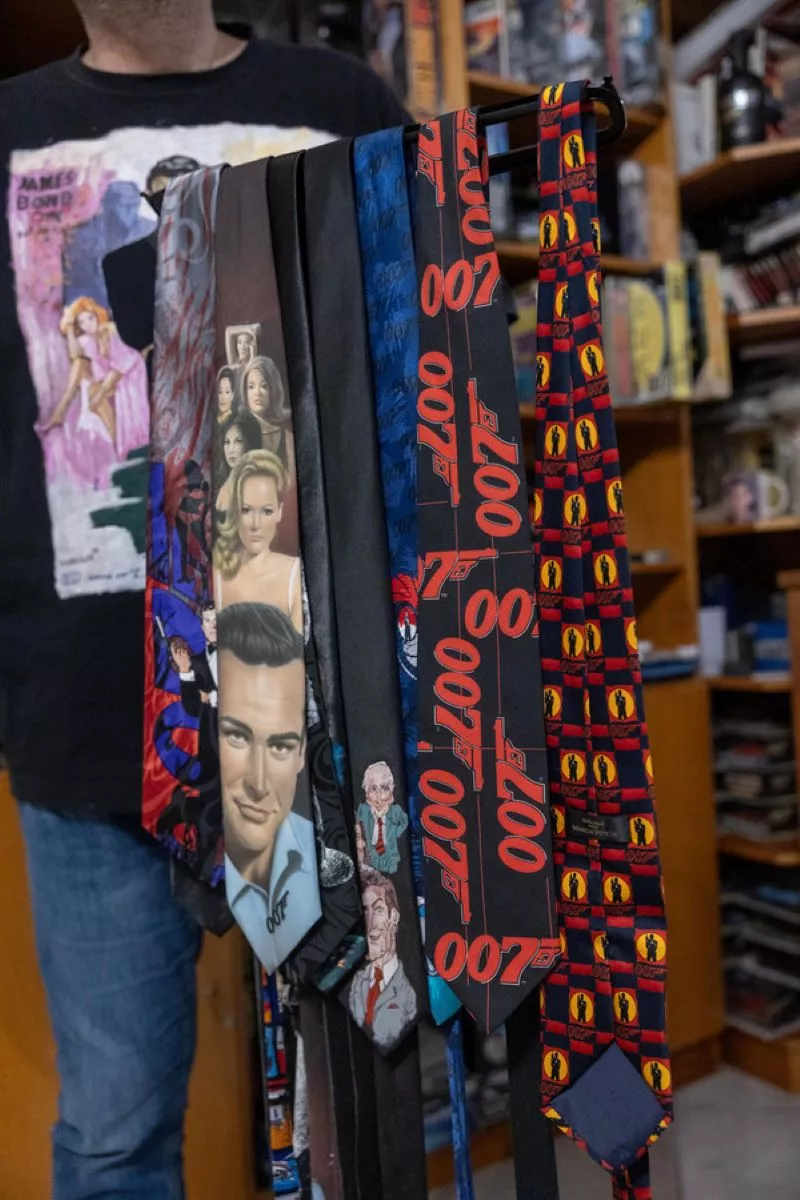 τζεημς μποντ