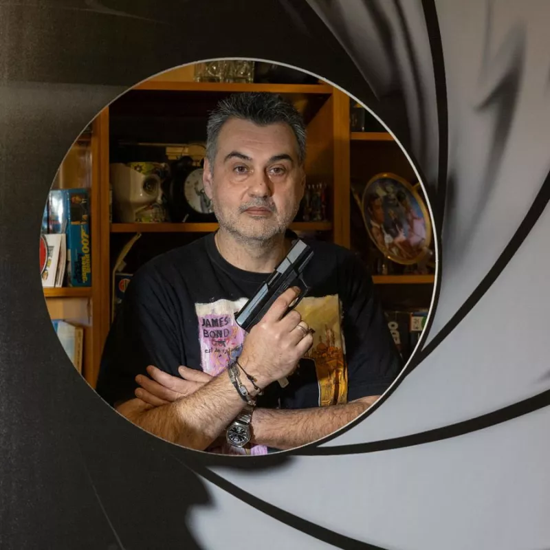 τζεημς μποντ