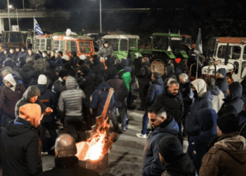 «Ναυάγιο» στον διάλογο Κυβέρνησης – αγροτών: Τι «τρέμει» η αγορά