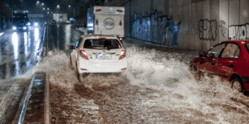 Νέο κύμα κακοκαιρίας από Δευτέρα: Πότε θα κτυπήσει την Αττική - Live η πορεία του φαινομένου