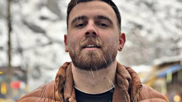 Παγκόσμια αγωνία για τον 26χρονο Ερφάν Σολτανί, που θα εκτελεστεί σήμερα στο Ιράν – Ξεπερνούν τους 2.500 οι νεκροί 