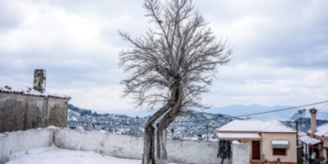 «Παγωμένη» Τρίτη με χιόνια στα ορεινά της Κρήτης