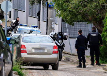 «Παιδί μου πέθανα, μη με σκοτώνεις άλλο»: Συγκλονιστική περιγραφή αυτόπτη μάρτυρα στη Γλυφάδα