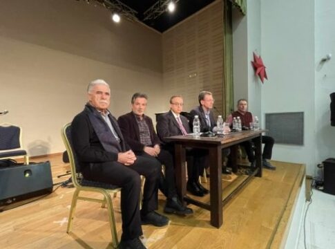 Παρουσιάστηκε η βιογραφία του Βασίλη Σκουλά