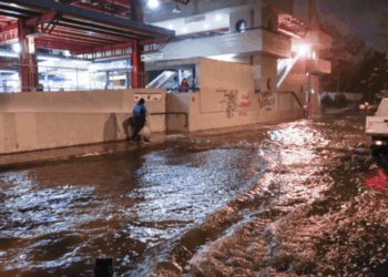 Πλημμύρισαν Ηλεκτρικός και Τραμ - Σε ποια τμήματα διεξάγεται η κυκλοφορία