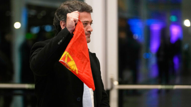 Πορτογαλία: Ο ακροδεξιός Βεντούρα, φαβορί στον πρώτο γύρο των προεδρικών εκλογών