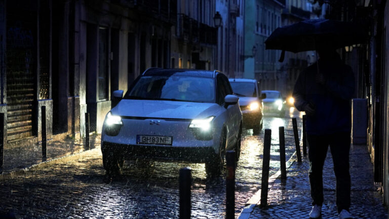 Πορτογαλία: Τουλάχιστον 4 νεκροί εξαιτίας της καταγίδας Kristin
