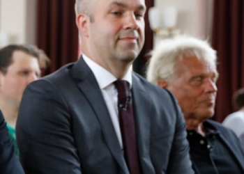 Πρόεδρος DIW: Η αδυναμία της Ευρώπης επιτρέπει στον Τραμπ να εκτοξεύει απειλές