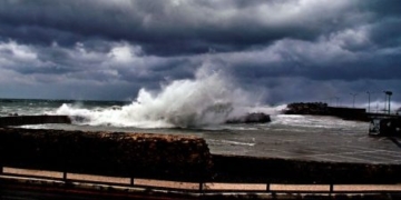 Ραγδαία επιδείνωση του καιρού στην Κρήτη: Θυελλώδεις άνεμοι τη Τρίτη, ισχυρές καταιγίδες την Τετάρτη