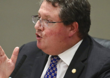 Ρεπουμπλικανός βουλευτής: «Ίσως πρέπει να "Μαδουρο-ποιήσουμε" τον Χαμενεΐ»