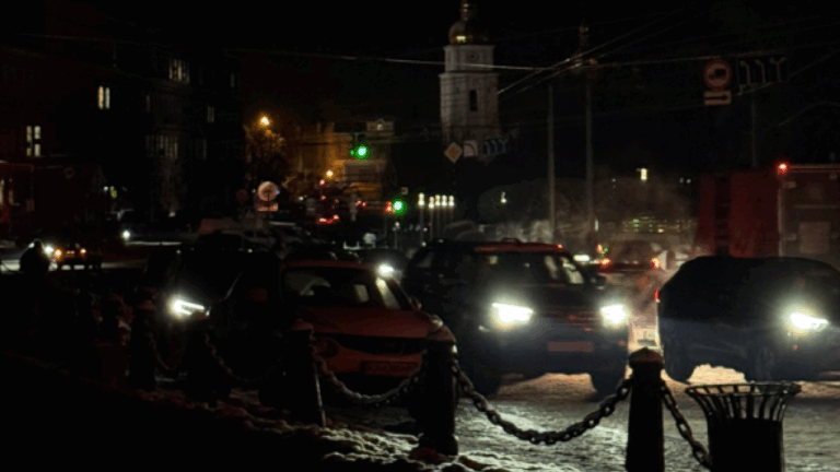 Ρωσικές δυνάμεις έπληξαν το Κίεβο με drones και πυραύλους - Διακοπές ρεύματος και νερού