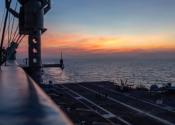 Σε λιμάνι του Ισραήλ έφτασε αμερικανικό αντιτορπιλικό