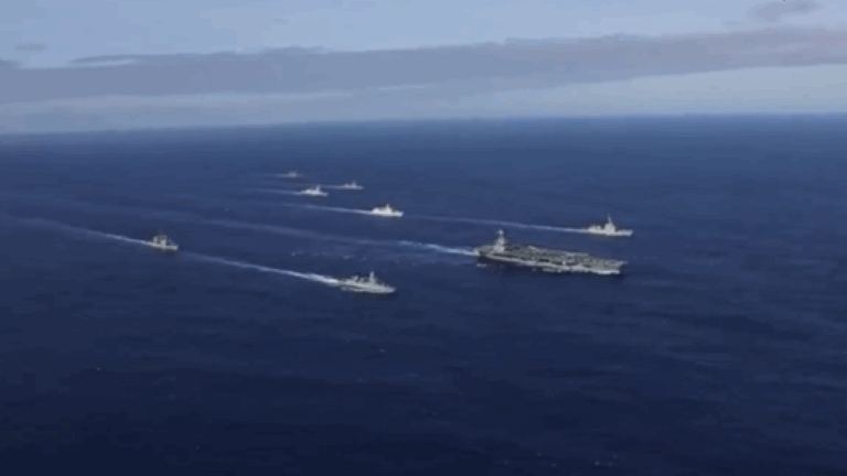 Σε τροχιά σύγκρουσης ΗΠΑ-Ιράν: Στον Ινδικό Ωκεανό το αεροπλανοφόρο USS Abraham Lincoln