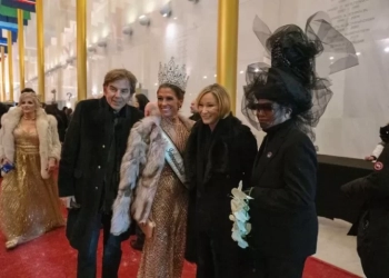 Σήμερα βγαίνει η ταινία «Μελάνια» - Σοβαρός και υπερήφανος ο Τραμπ στην avant premiere (βίντεο, φωτογραφίες)  