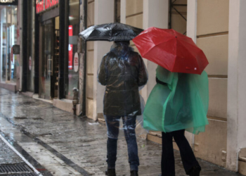 Σπάτα: Διακοπή κυκλοφορίας λόγω της βροχόπτωσης στην οδό Ημέρου Πεύκου