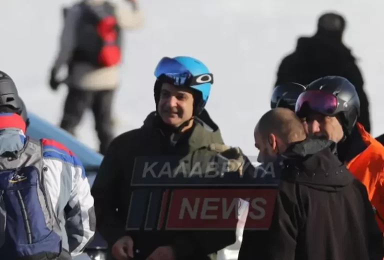 Στα Καλάβρυτα για σκι ο Κυριάκος Μητσοτάκης – Έκπληκτοι οι επισκέπτες του χιονοδρομικού (φωτογραφίες) 