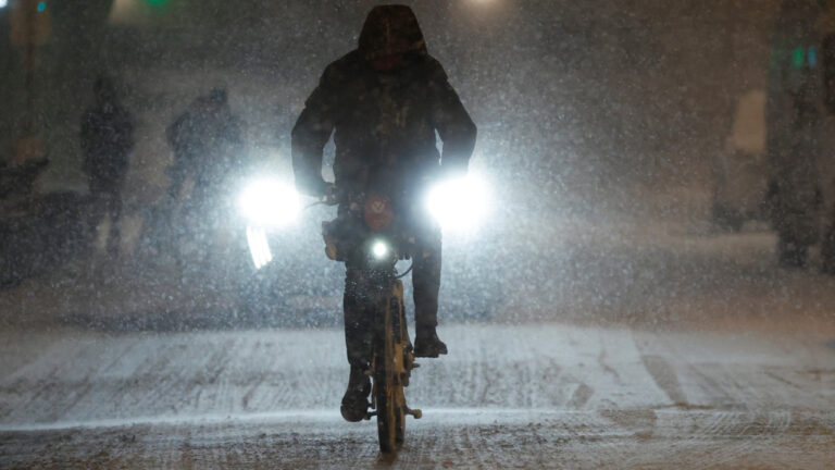Στη δίνη της καταιγίδας Γκορέτι Γαλλία και Βρετανία: Εκατοντάδες χιλιάδες άνθρωποι χωρίς ρεύμα - Δείτε βίντεο
