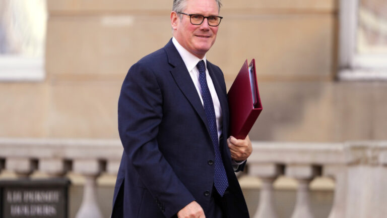 Στην Κίνα ο Στάρμερ για εμπορικές συμφωνίες εν μέσω ανησυχιών για την εθνική ασφάλεια