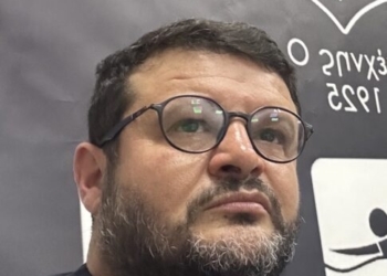 Στο πλευρό των κοριτσιών του ΟΦΗ ο Νίκος Τσαμπουράκης