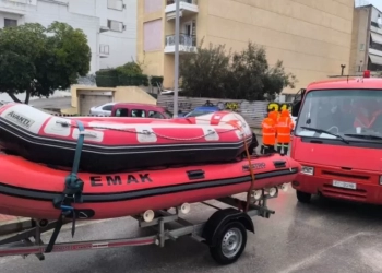 Συναγερμός στον Άγιο Δημήτριο για το ρέμα της Πικροδάφνης - Εκκενώθηκαν σπίτια