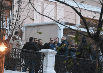 Συνάντηση Μητσοτάκη με αγρότες: Δεν αλλάζει το βασικό πλαίσιο - «Συνεχίζουμε, αύριο θα αποφασίσουμε», λένε τα μπλόκα