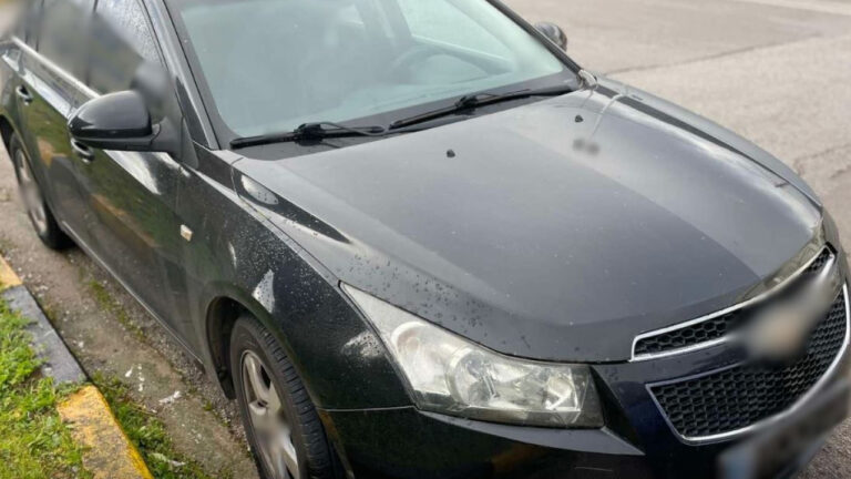 Συνεχίζεται το κόλπο με το αλουμινόχαρτο: Προσποιήθηκε τον υπάλληλο ΔΕΔΔΗΕ και τον έπεισε να του δώσει χρυσαφικά