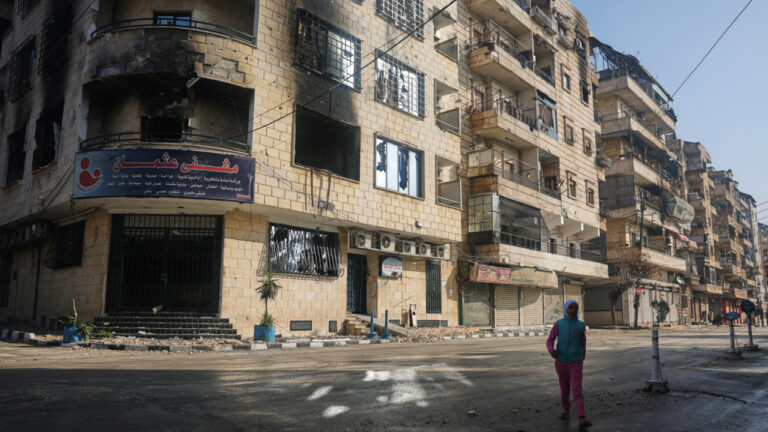 Συρία: Ο στρατός ζητά από τις κουρδικές δυνάμεις να αποσυρθούν από περιοχή ανατολικά του Χαλεπιού