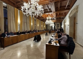 Τα “καρφιά” στο δημοτικό συμβούλιο και η… ουρά του Αντιδημάρχου