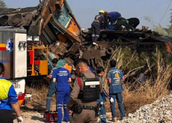 Ταϊλάνδη: Τουλάχιστον 22 νεκροί σε σιδηροδρομικό δυστύχημα (Βίντεο)