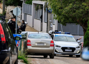 «Θα σκοτώσω και τα αδέρφια μου, αν με αφήσετε ελεύθερο» - Τι είπε ο 46χρονος πατροκτόνος στη Γλυφάδα