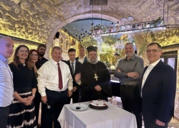 «Τόπο στα νιάτα», είπε ο Μανόλης Τσακαλάκης και ανακοίνωσε επίσημα την αποχώρησή του!