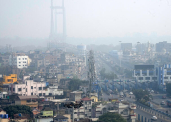 Τουλάχιστον 25 νεκροί σε πυρκαγιά που κατέστρεψε δύο κτίρια στην Καλκούτα