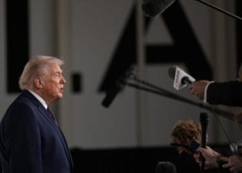 Τραμπ: Θα ήταν εξαιρετικό αν δεν χρειαζόταν να χρησιμοποιήσουμε τα πλοία που πλέουν προς το Ιράν – Σχεδιάζω νέες συνομιλίες