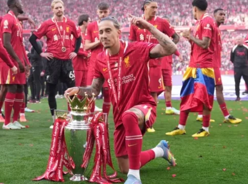 Τσιμίκας: «Μια ανάσα» από την επιστροφή στη Λίβερπουλ λέει ο Ρομάνο