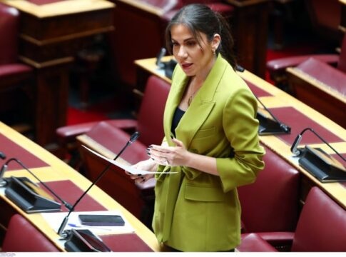 Βατσινά: Ανάγκη στρατηγικής για θεματικό και υπαίθριο τουρισμό στην Κρήτη – Στόχος ο τουρισμός 12 μηνών