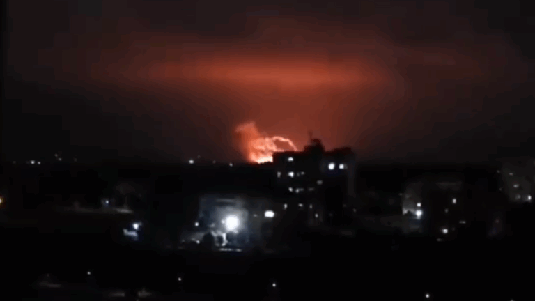 Βρετανία και Γαλλία βομβάρδισαν αποθήκη όπλων του Ισλαμικού Κράτους στη Συρία