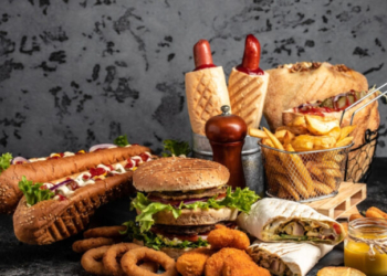 Βρετανία: Σε ισχύ αυστηροί περιορισμοί στις διαφημίσεις junk food