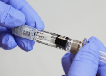 Υπερδιπλασιασμός εισαγωγών ασθενών με γρίπη στα νοσοκομεία - Ισχυρή σύσταση του ΕΟΔΥ για άμεσο εμβολιασμό