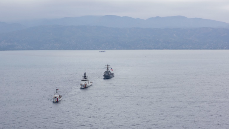 Aμερικανικά πολεμικά πλοία αναπτύχθηκαν στην Αϊτή
