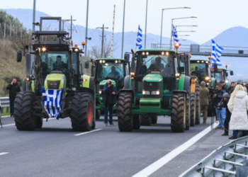 «Απόβαση» αγροτών με τρακτέρ στην Αθήνα