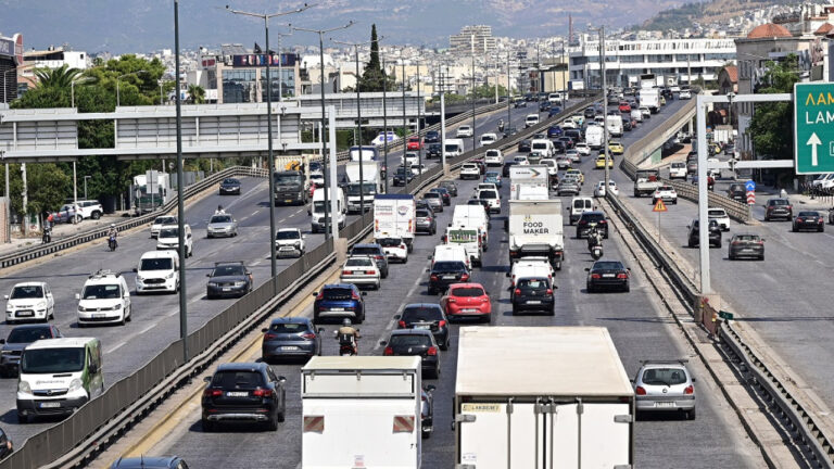 Αττική Οδός: Τα μέτρα της Tροχαίας μετά το κυκλοφοριακό «έμφραγμα» λόγω εργασιών