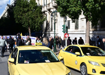«Χειρόφρενο» για 2η μέρα στα ταξί σε Αθήνα και Θεσσαλονίκη - Τα αιτήματα του ΣΑΤΑ
