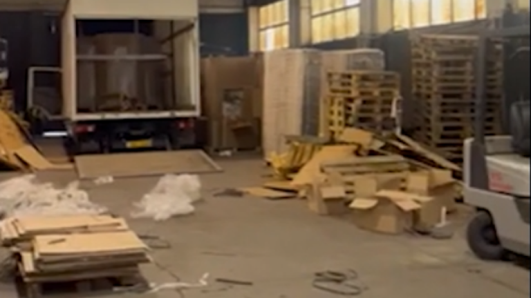 Χτύπημα σε κύκλωμα λαθραίων καπνικών - 25 συλλήψεις σε Αττική και Βοιωτία (Βίντεο)