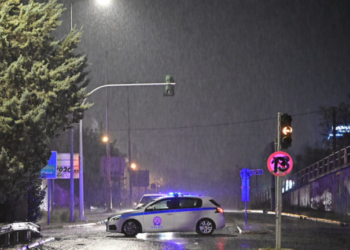 Διακοπές κυκλοφορίας των οχημάτων σε Πικέρμι και Πολύγωνο, εξαιτίας της έντονης βροχόπτωσης